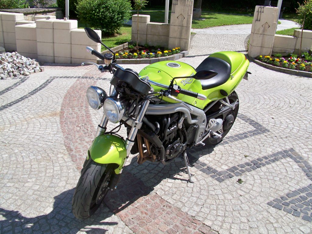 Triumph Speed Triple model 