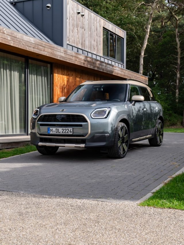 MINI Countryman C makes debut